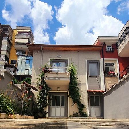 A Cheerful Villa With Free Parking Space Tirana Exterior foto