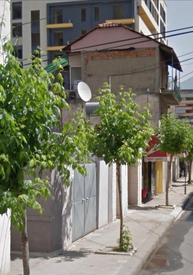 A Cheerful Villa With Free Parking Space Tirana Exterior foto